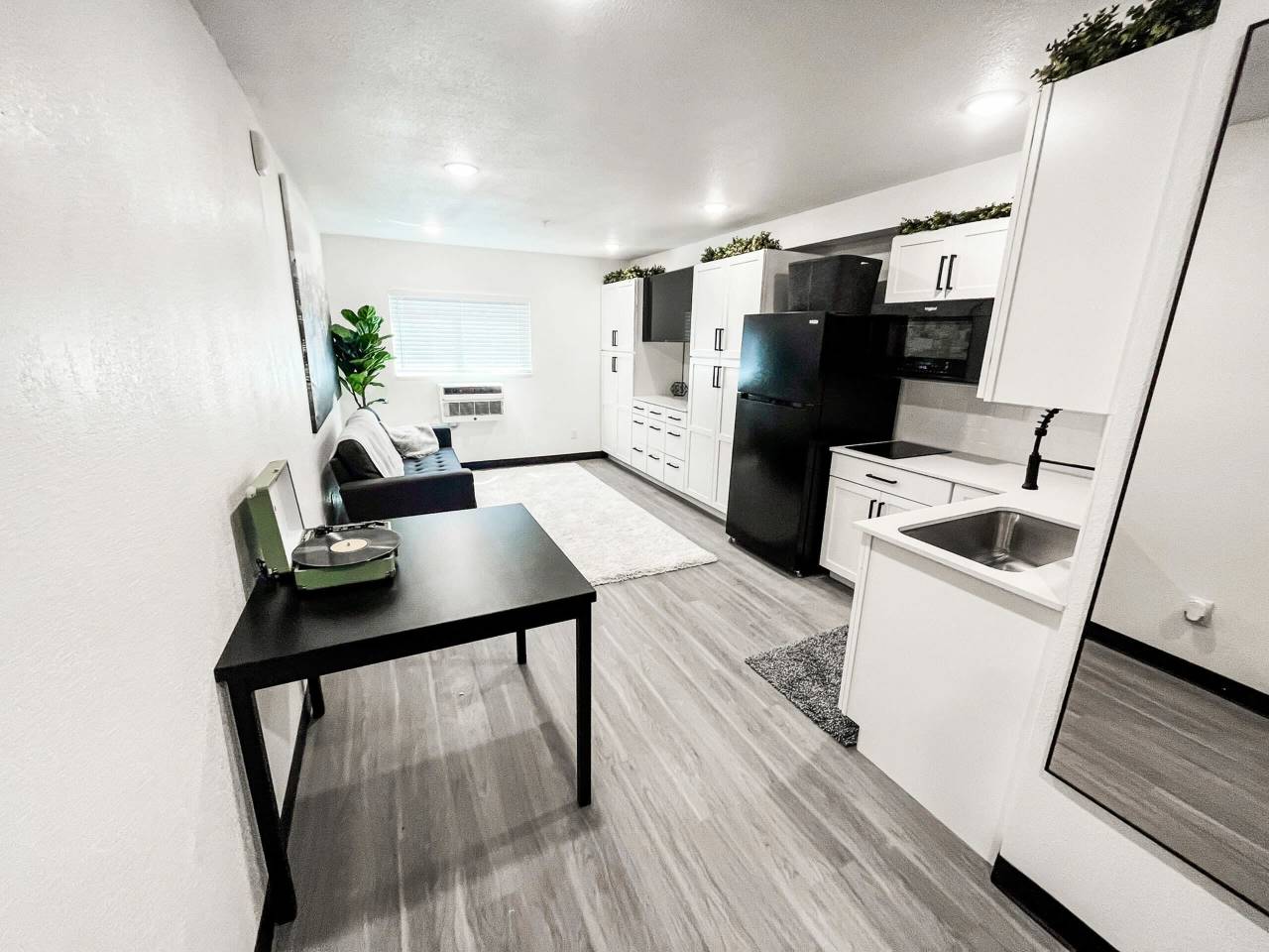 The Freehand Apartments Image 44