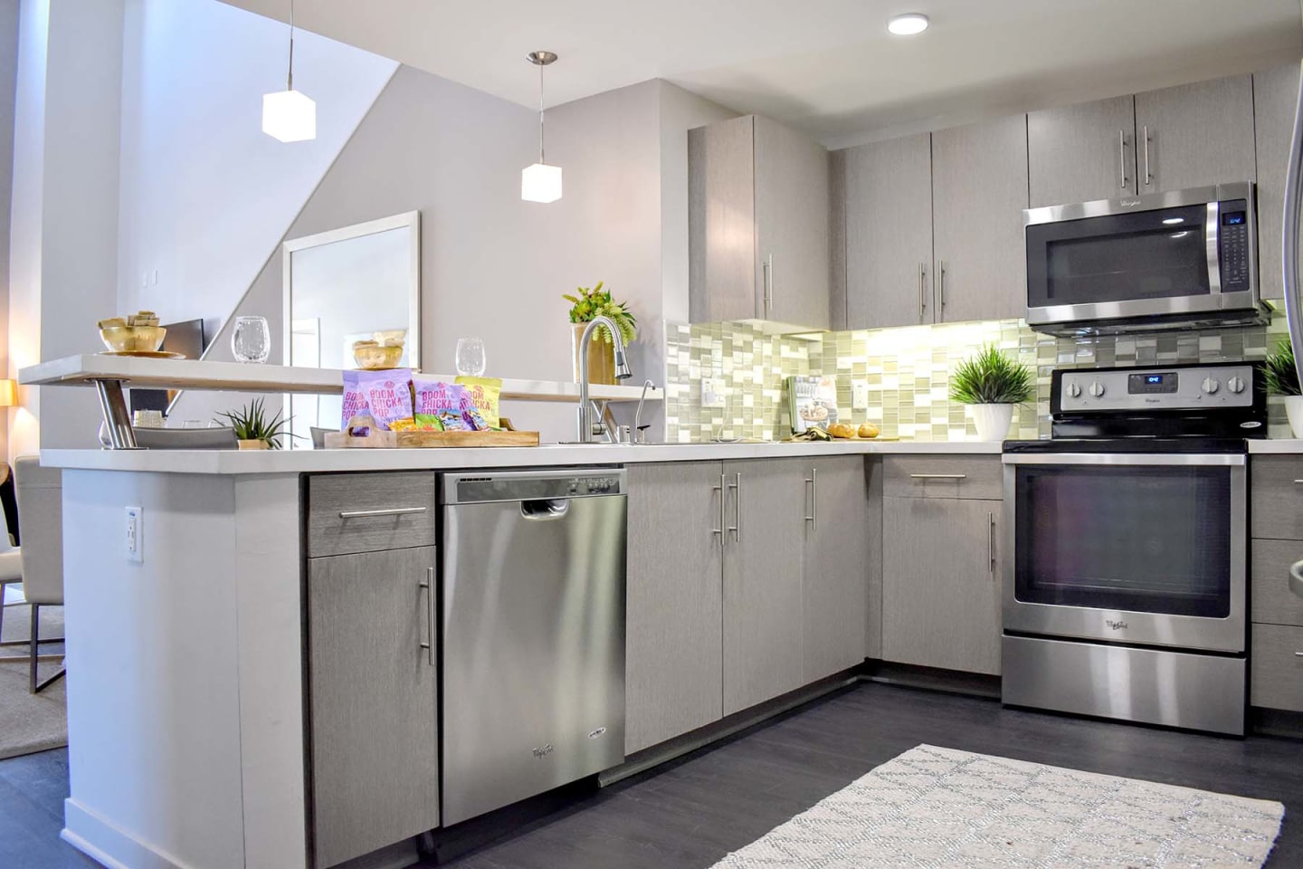 360 Luxury Apartments Image 29