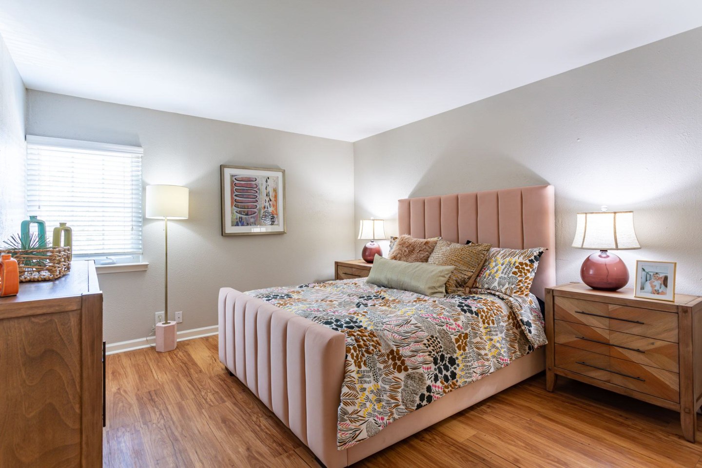 865 Bellevue Image 8