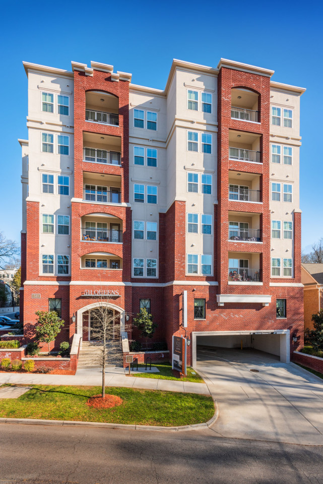 511 Queens Image 15