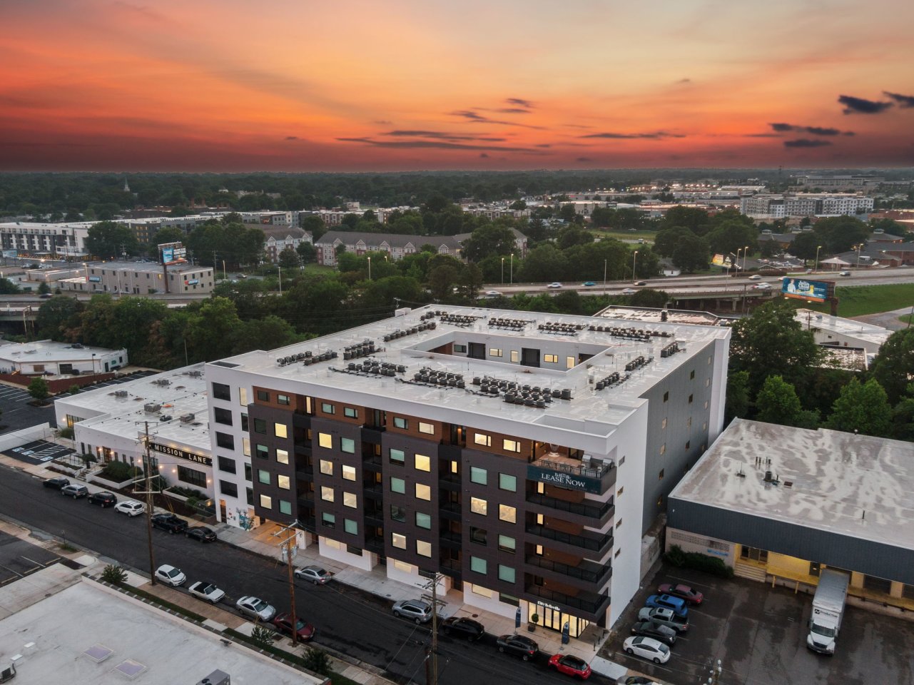 1510 Belleville Image 3