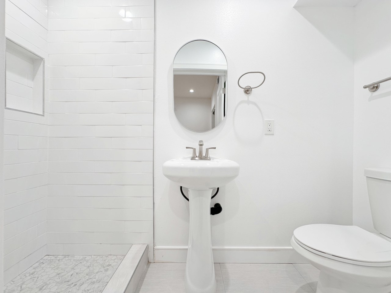 1529-1531 W 35th Pl - Co-Living Image 1