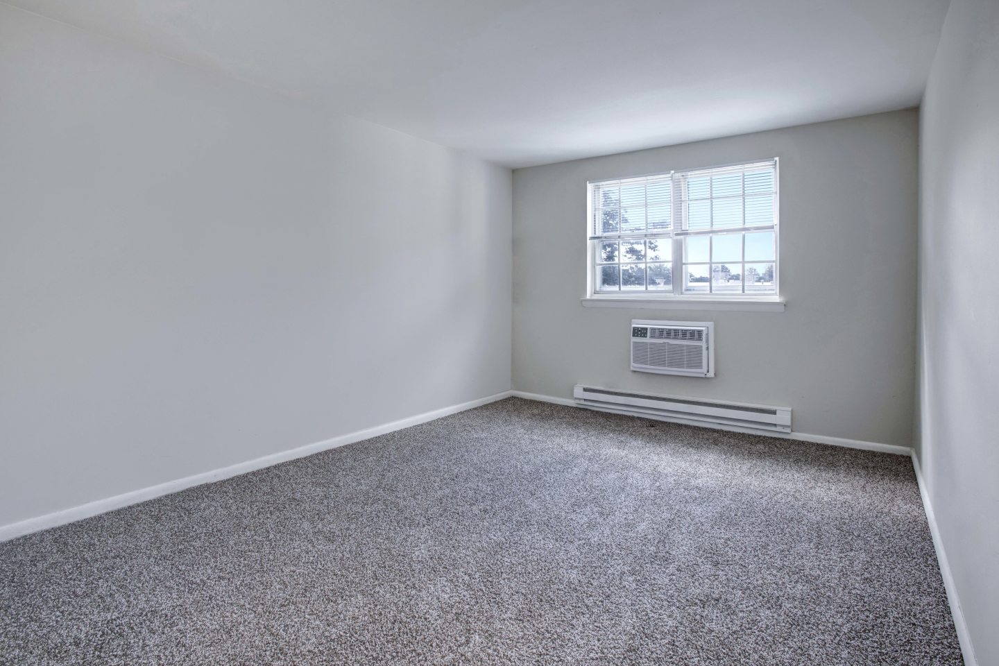 Silver Lake Manor Image 15