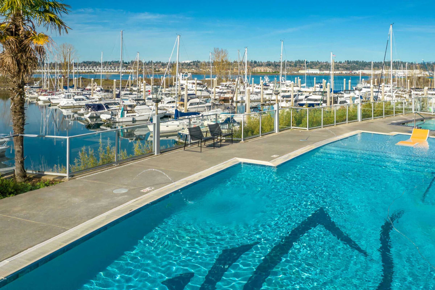 Yacht Harbor Club Image 3