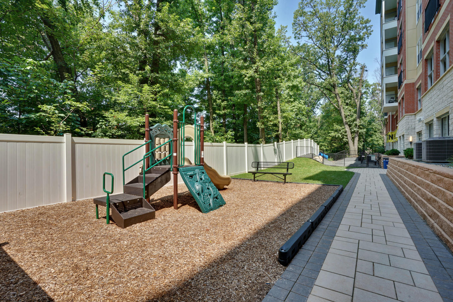 The Grande at Metropark Image 32