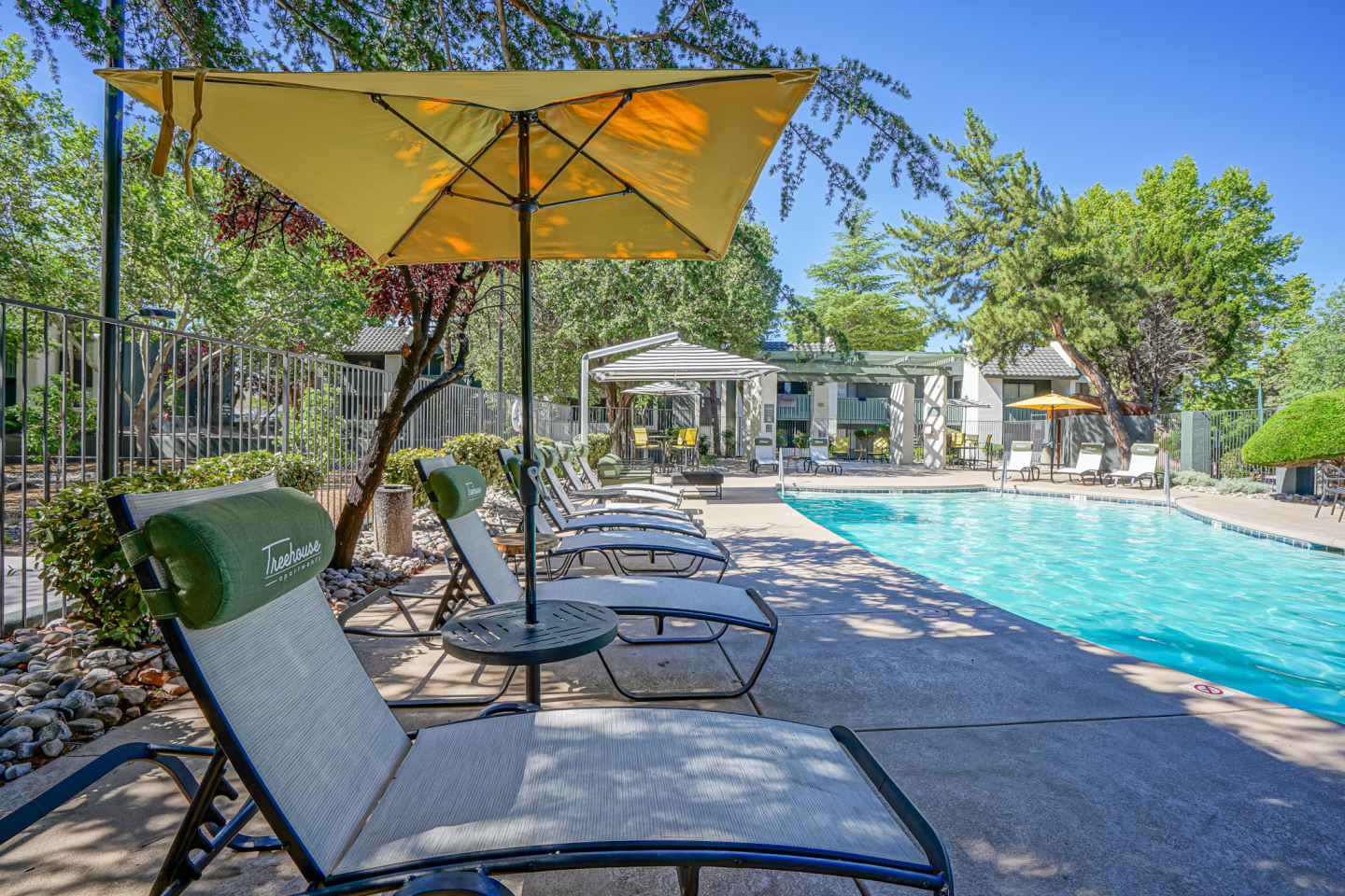 Treehouse Apartments Image 36