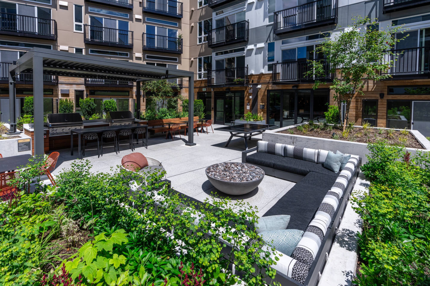 Eastline Grand Image 65