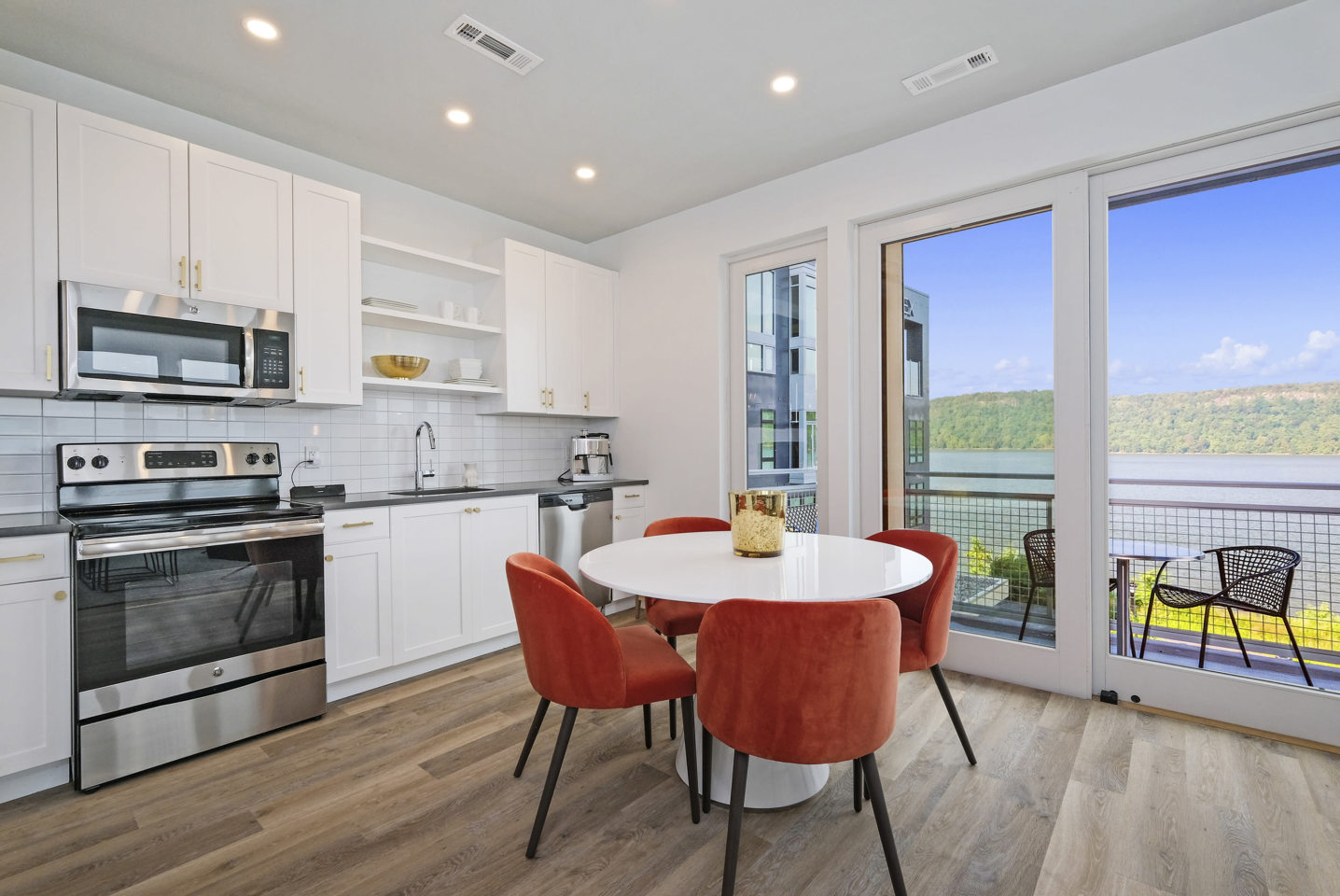 Apex Hudson Riverfront Image 15