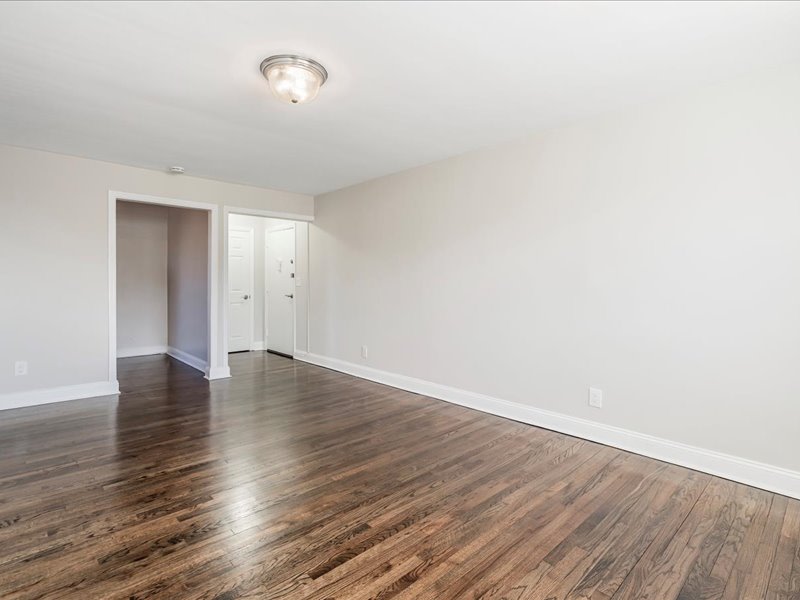 White House Apartments Image 7