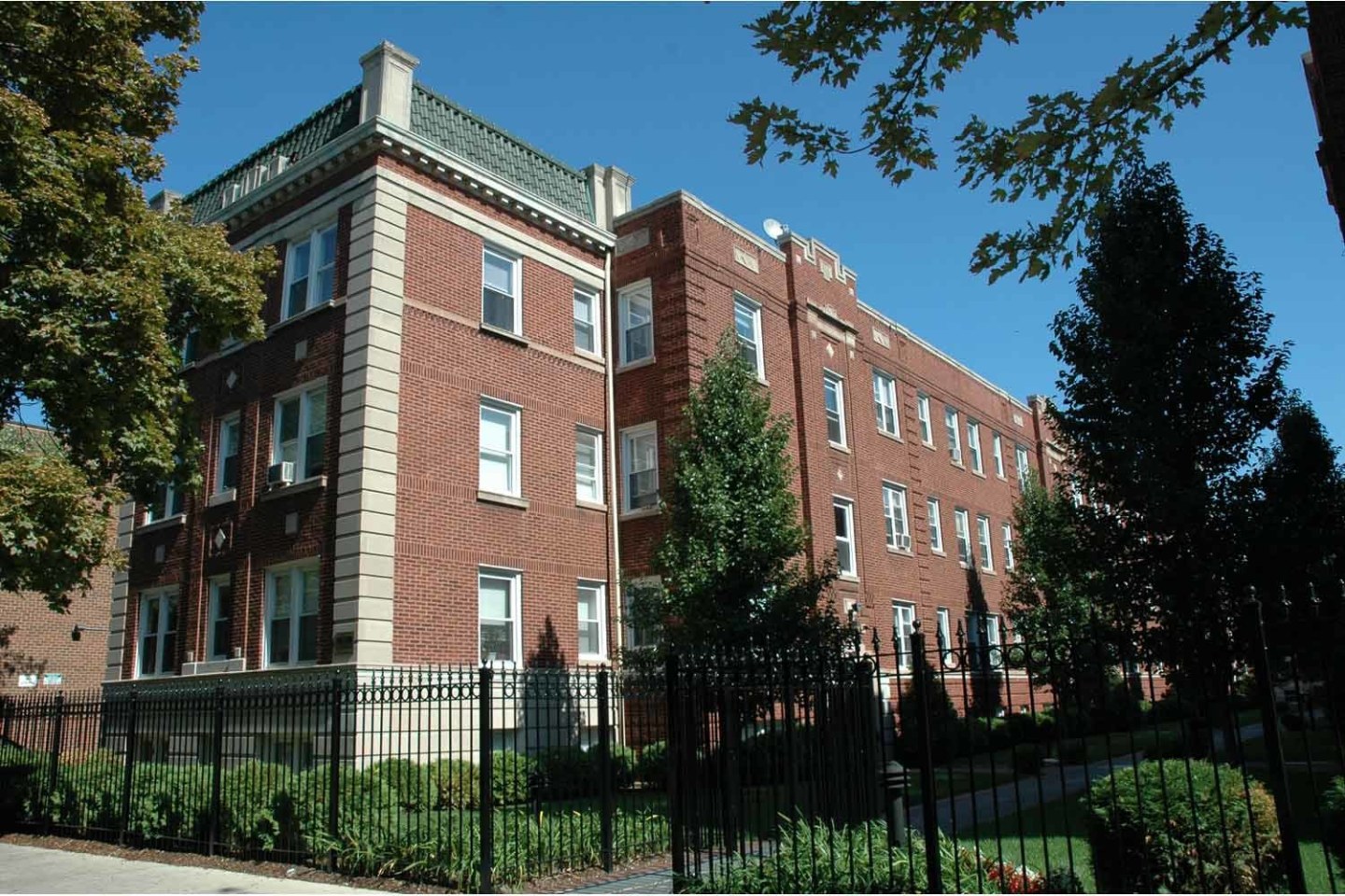4721 S. Ellis Avenue Image 3