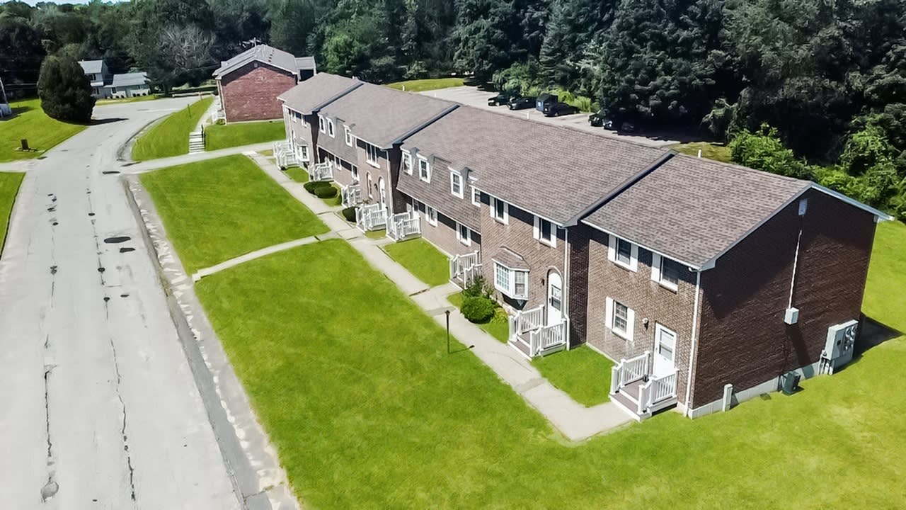 Meadowbrook Village Image 21