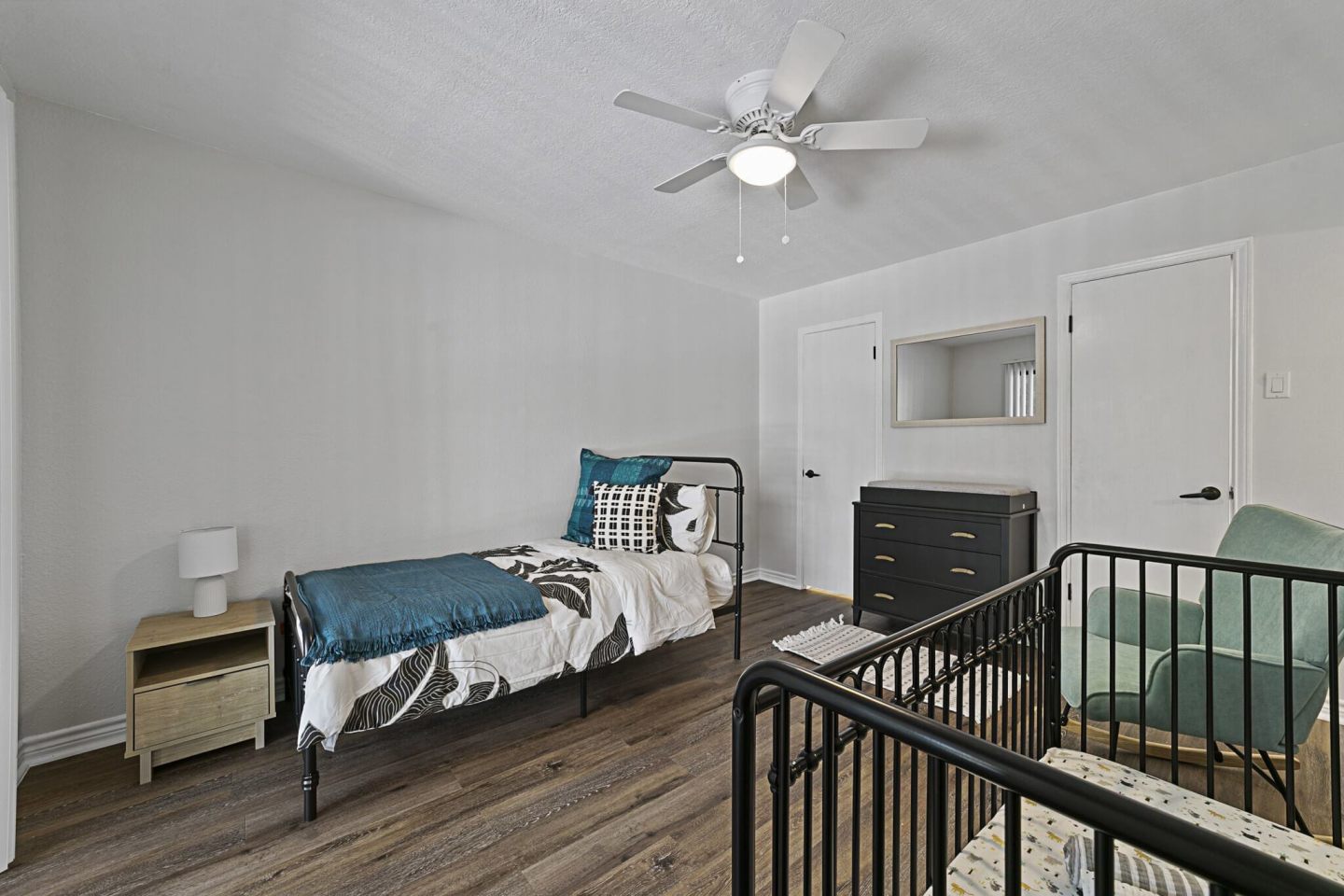Lakeside Apartments Image 13