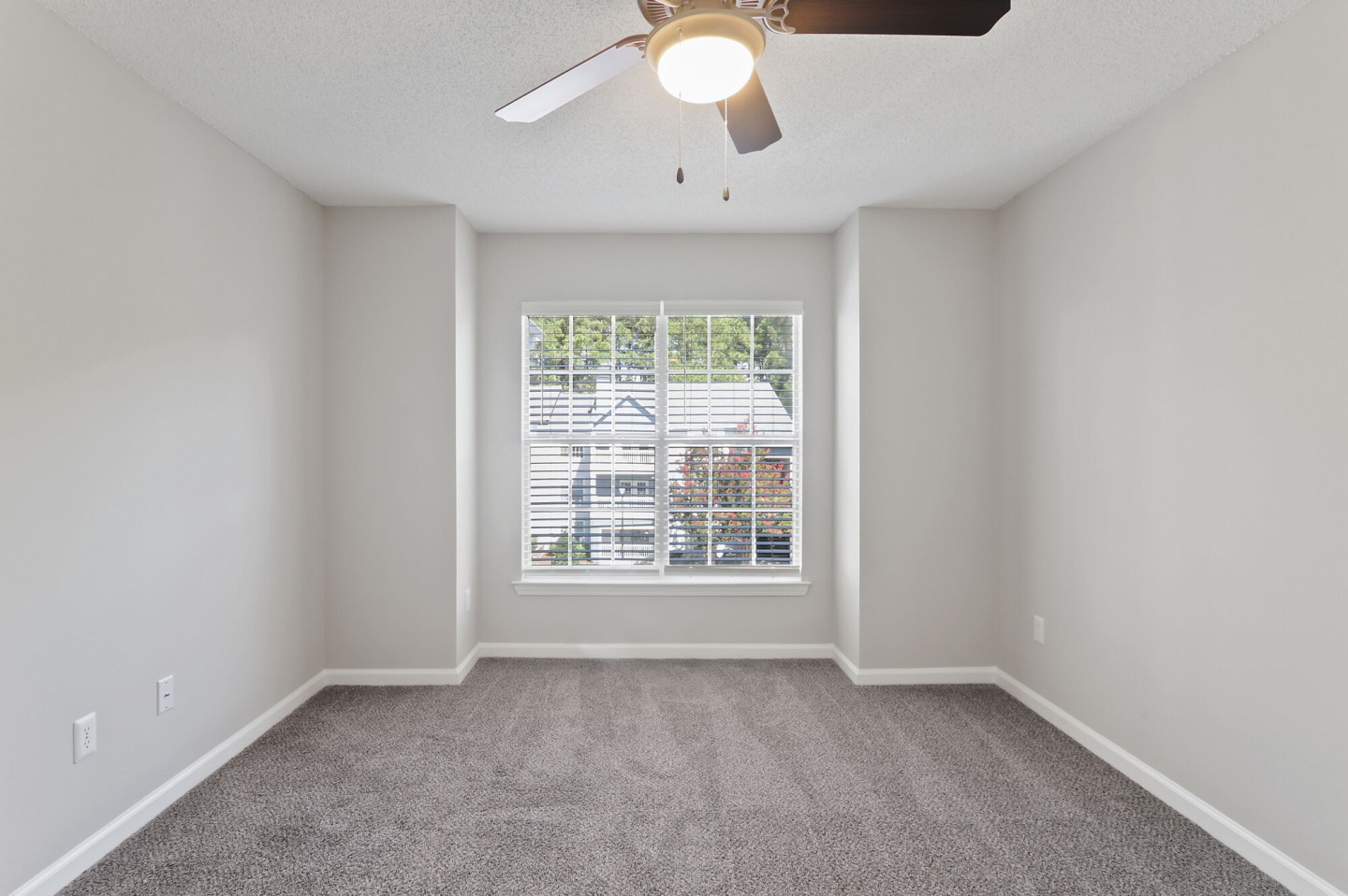 The Waterford Apartments Image 34