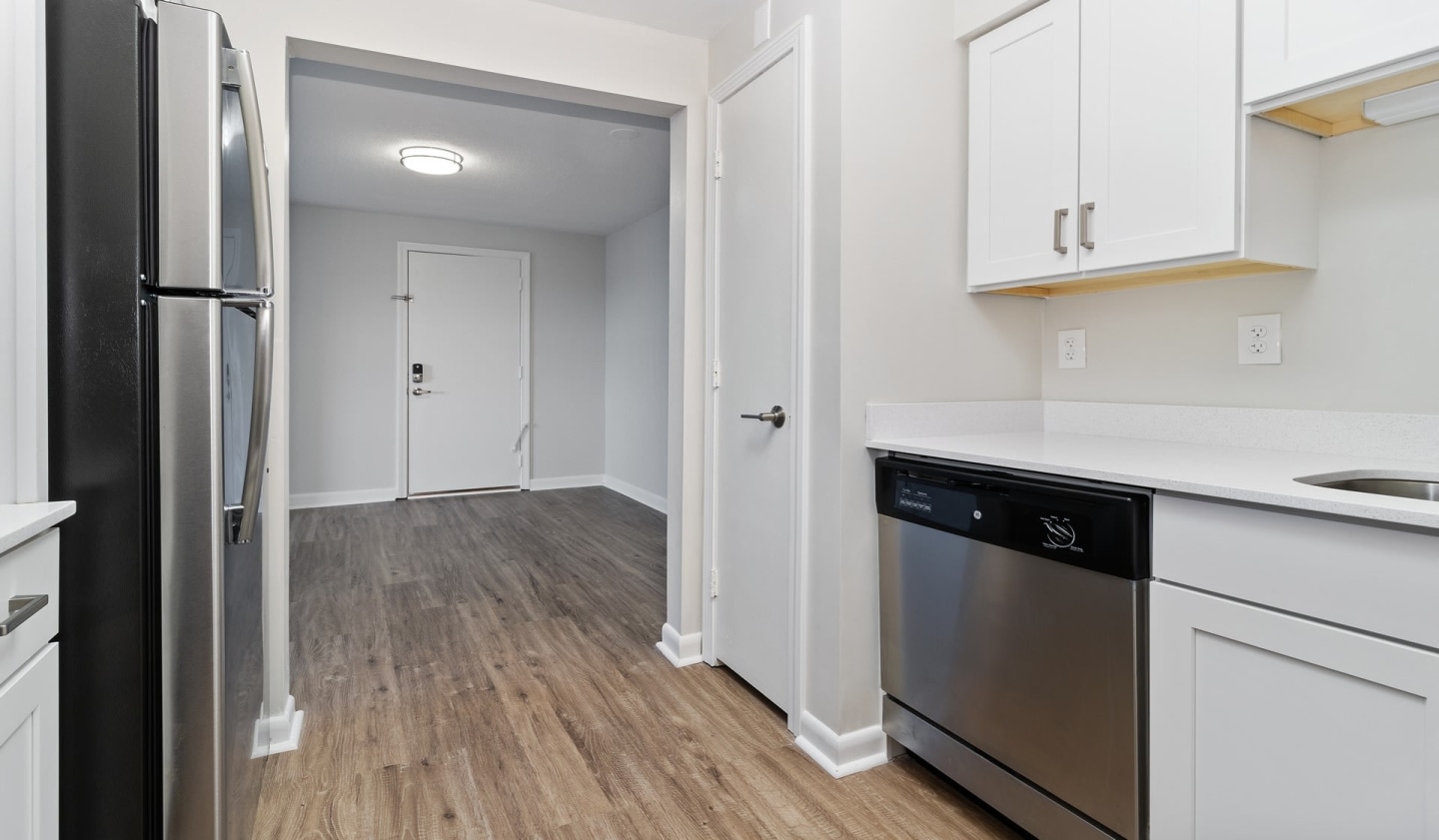 Waterford Village Apartments Image 3