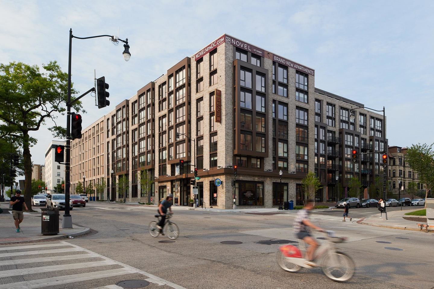NOVEL 14th Street Image 79