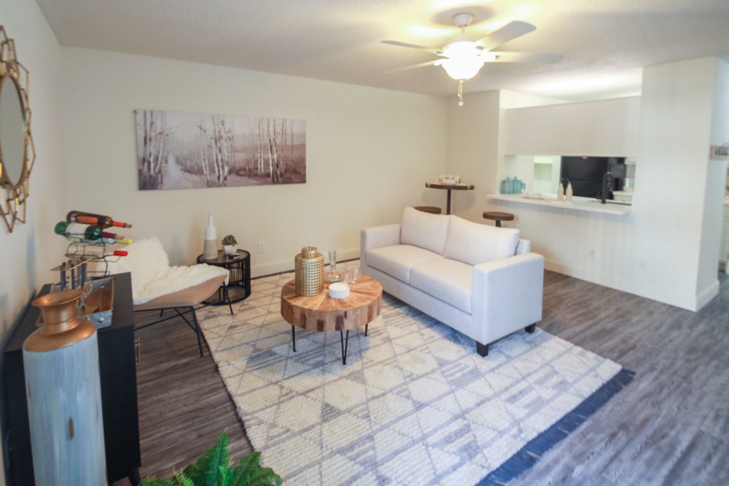 Cambridge Court Apartments Image 11