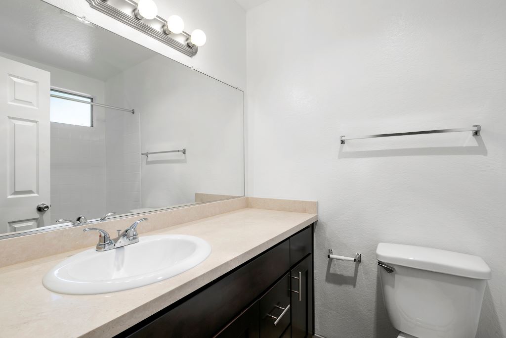 Topanga Canyon Apartments Image 29
