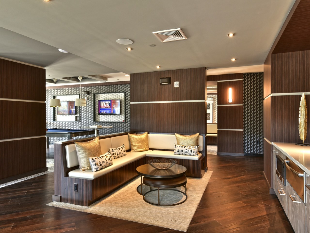 Alister Deco Image 22