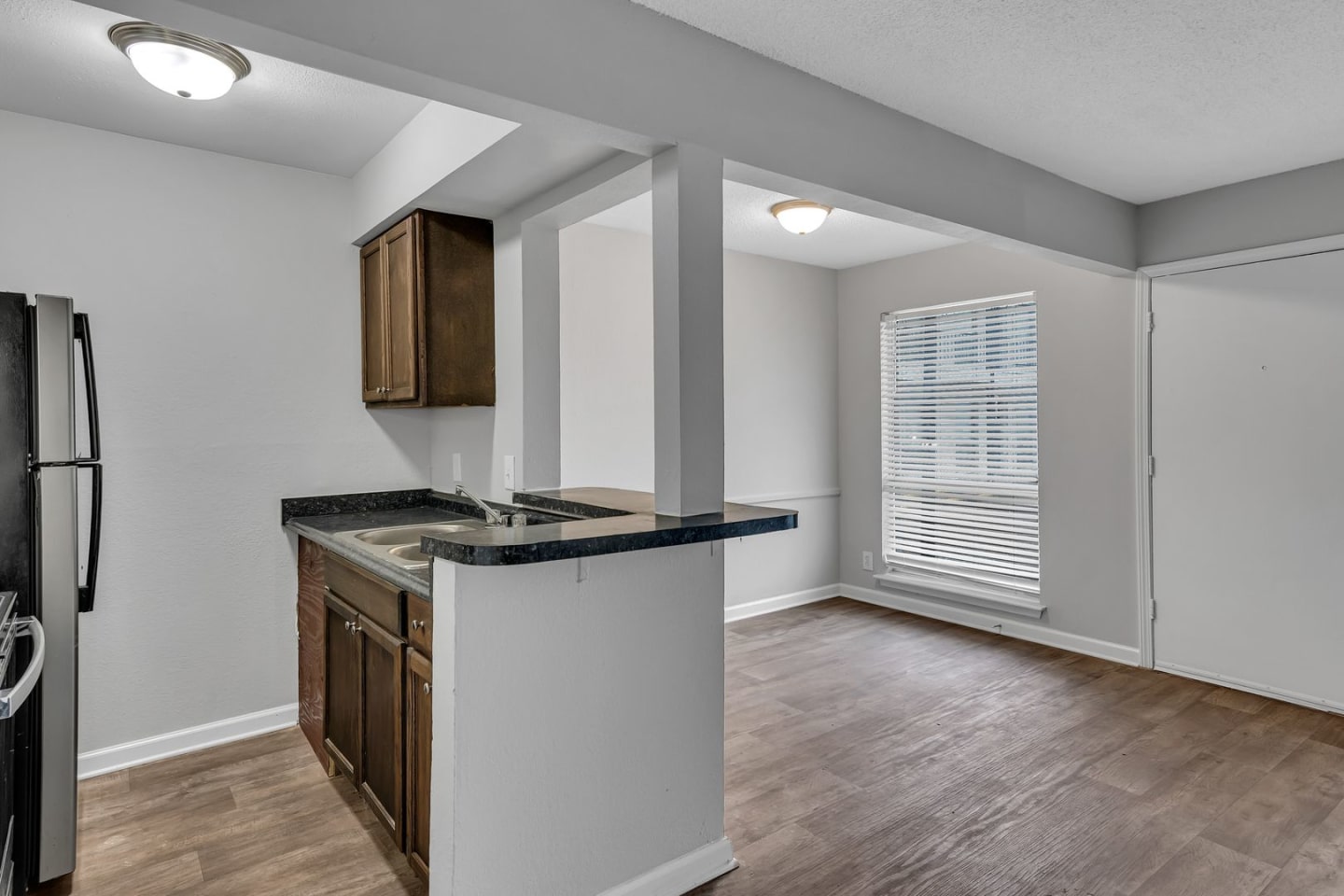 Glen Oaks Apartments Image 11