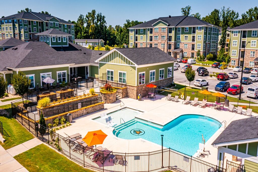 Affordable Housing - Luxury Apartments at Foxwood Image 1
