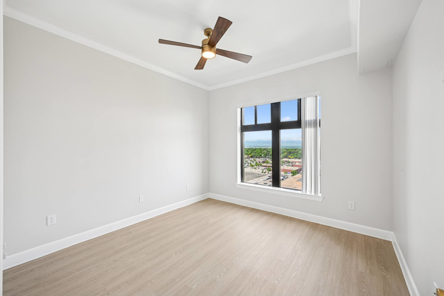 4550 Cherry Creek Image 21