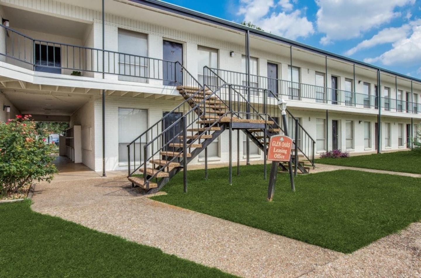 Glen Oaks Apartments Image 23