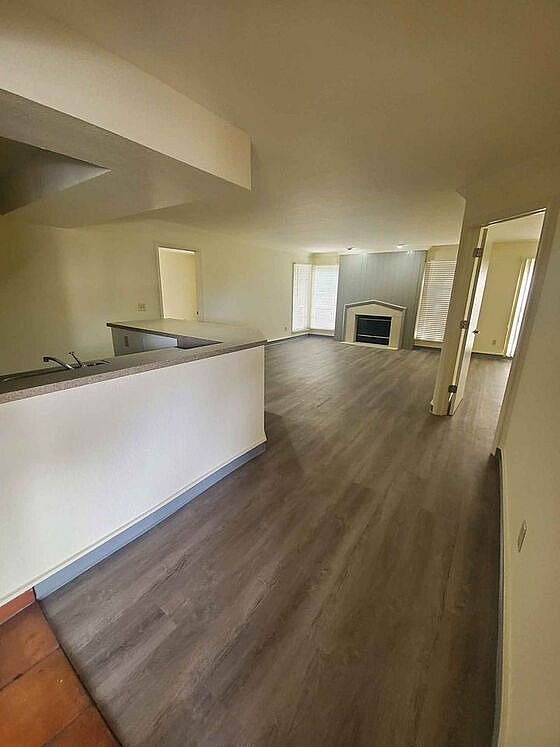 21 Rock Apartments Image 9