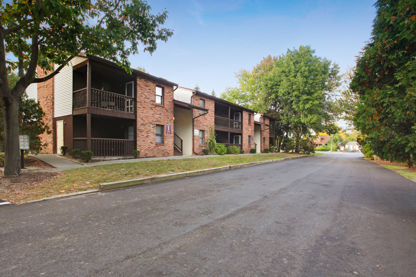 Grecian Terrace Apartments Image 6