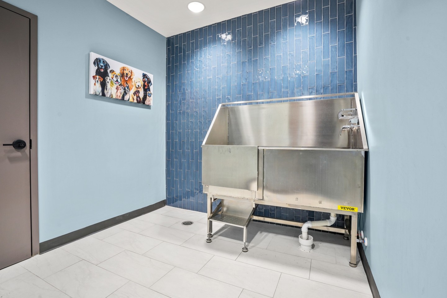 555 Boulevard Image 16