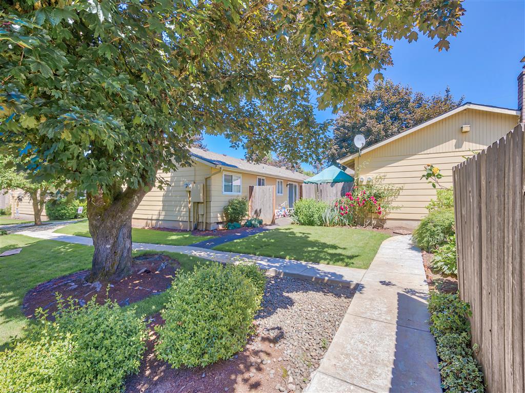Beverly Gardens Image 21
