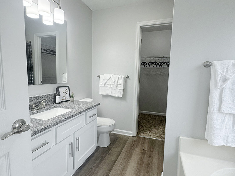 Regency Apartments Image 19