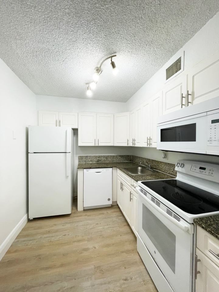 Cherry Grove Village Image 17