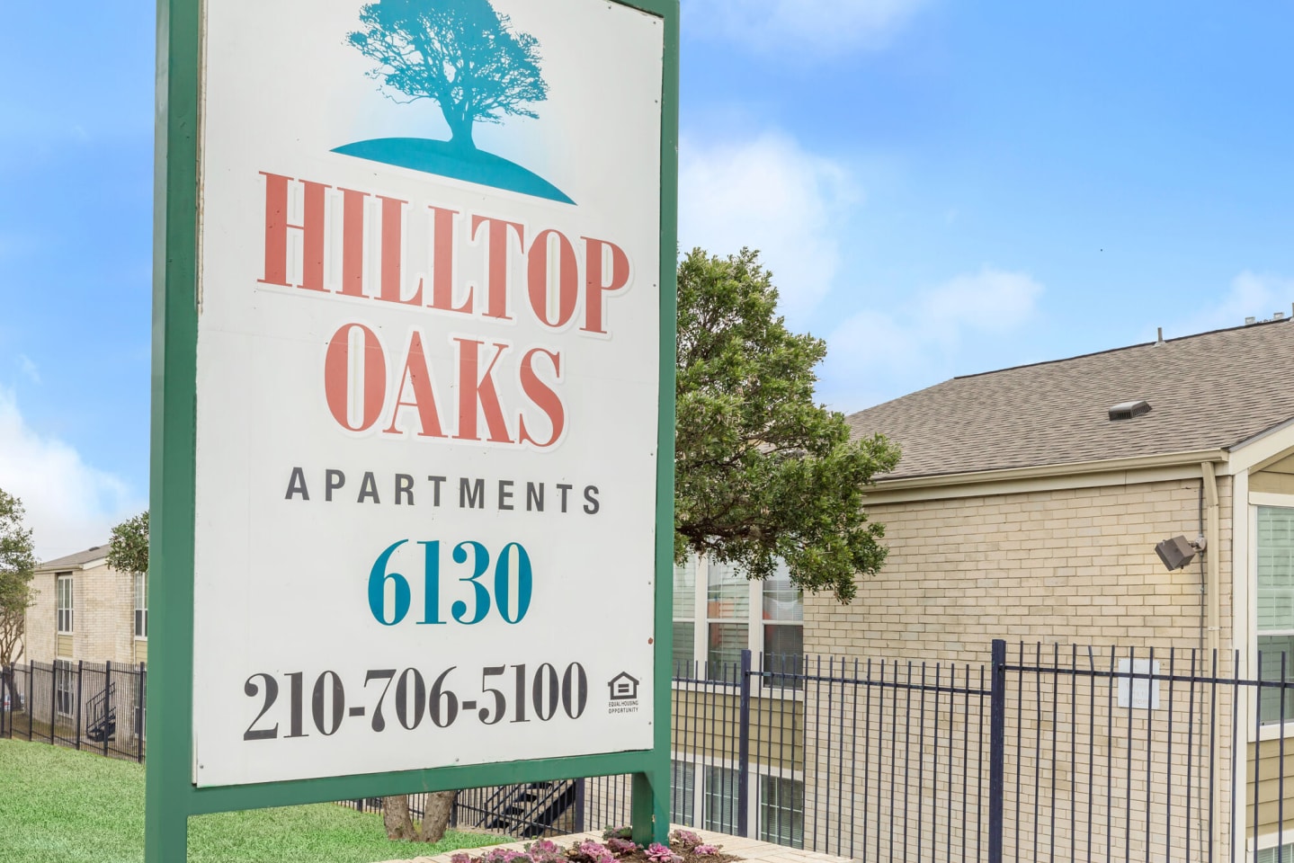 Hilltop Oaks Apartments Image 4