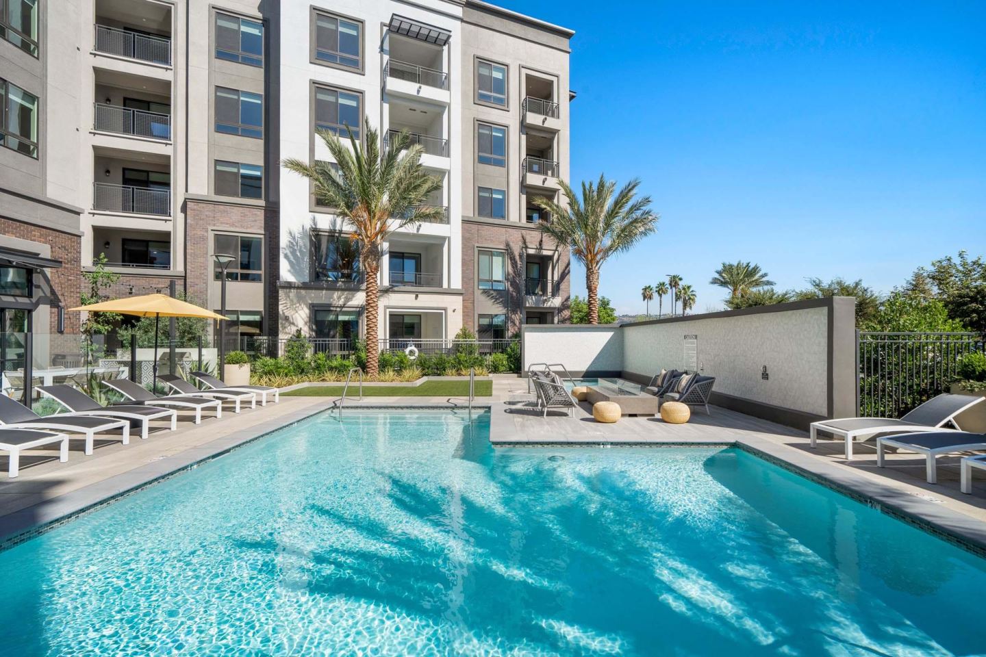 Link OC Apartments Image 3