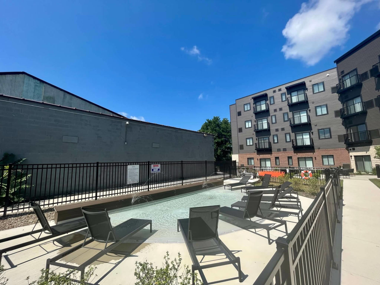 The Monroe Apartments Image 18