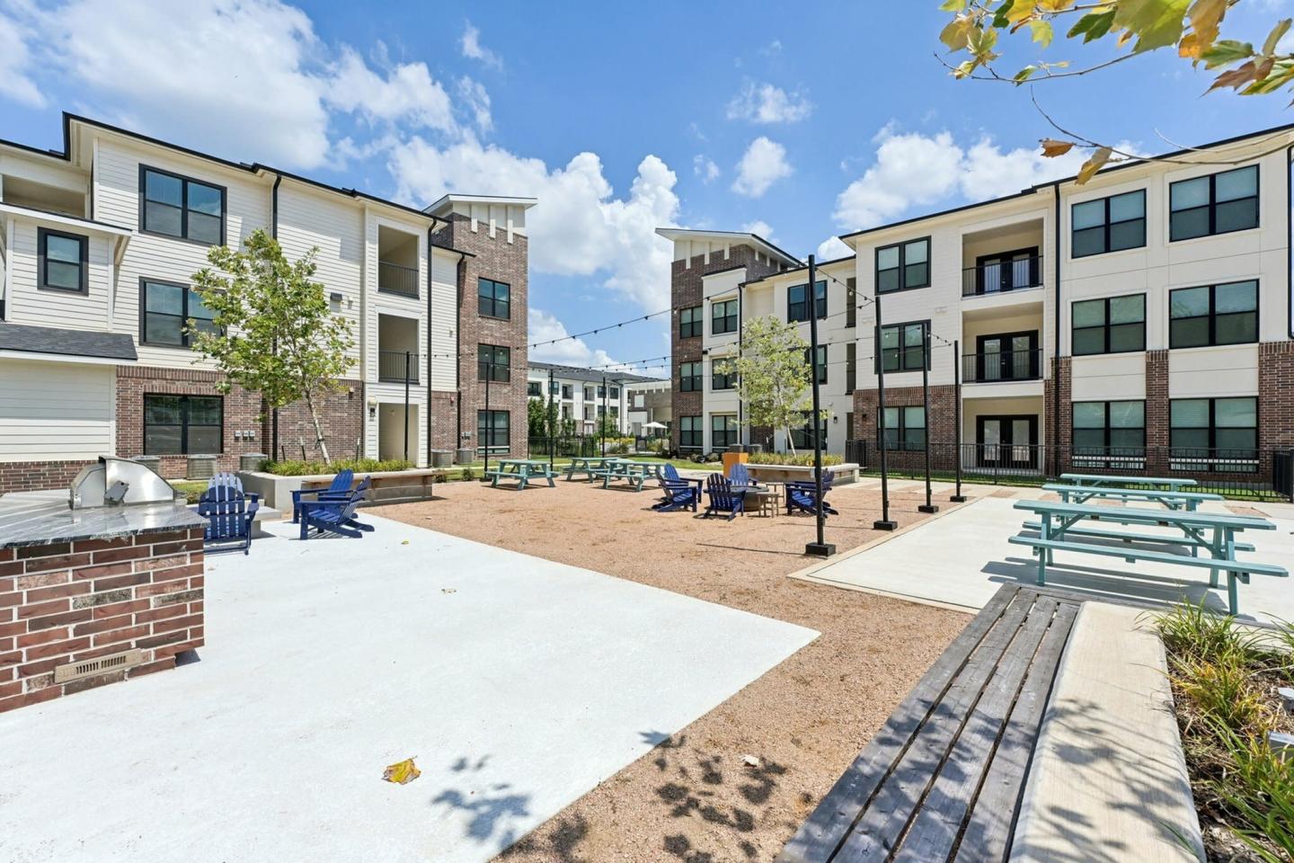 The Vic at Woodforest Image 20