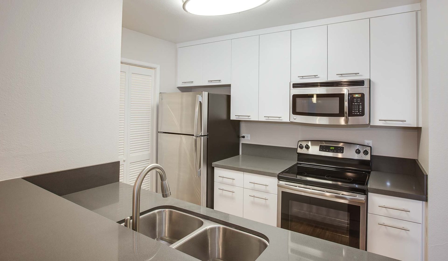 Villas of Pasadena Apartment Homes Image 1