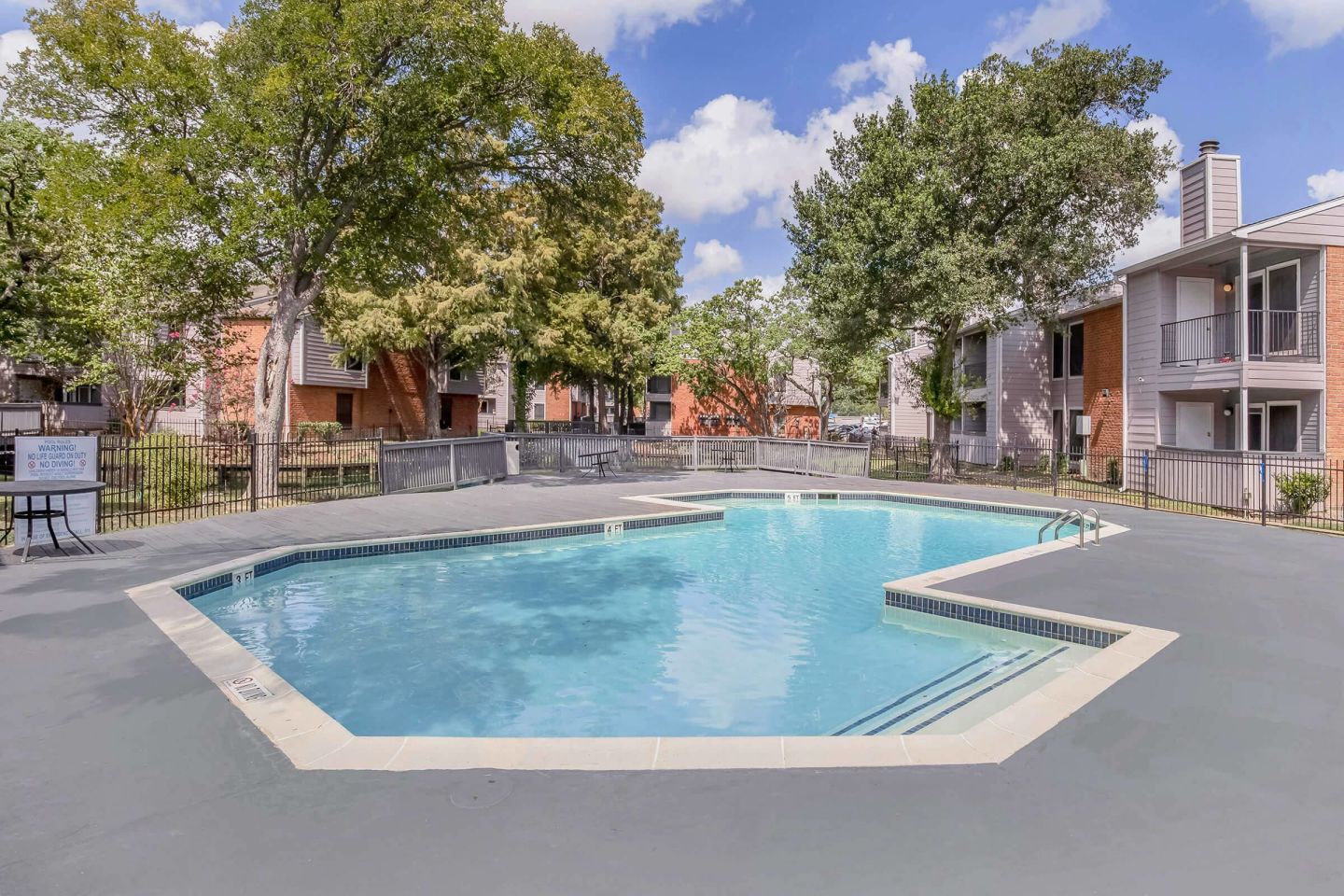Del Lago Apartments Image 14