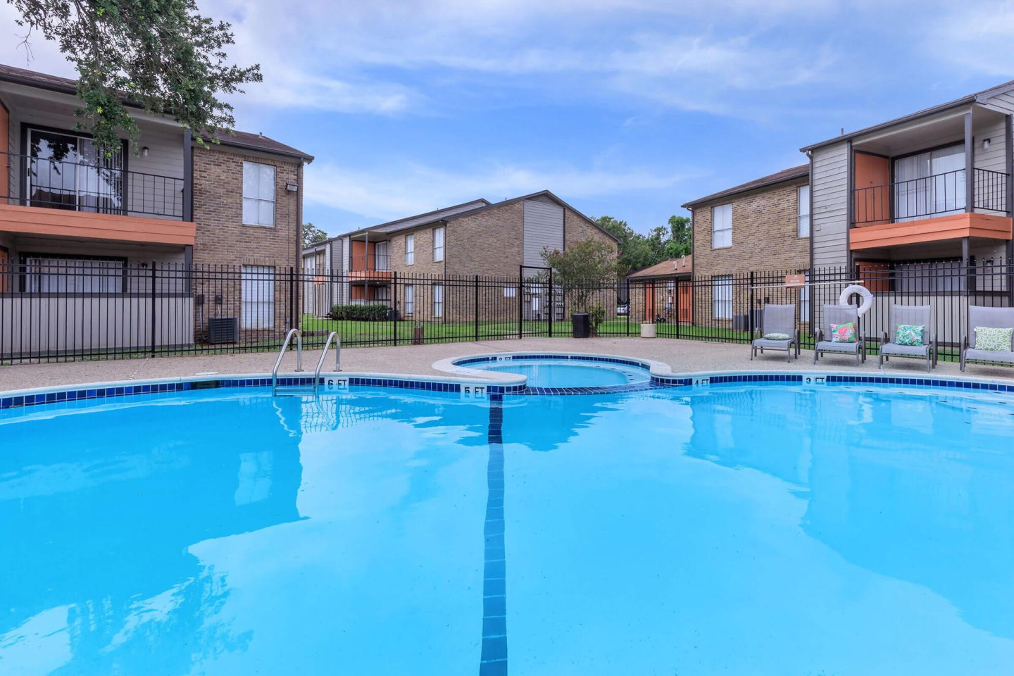 CrescentWood Apartments Image 1