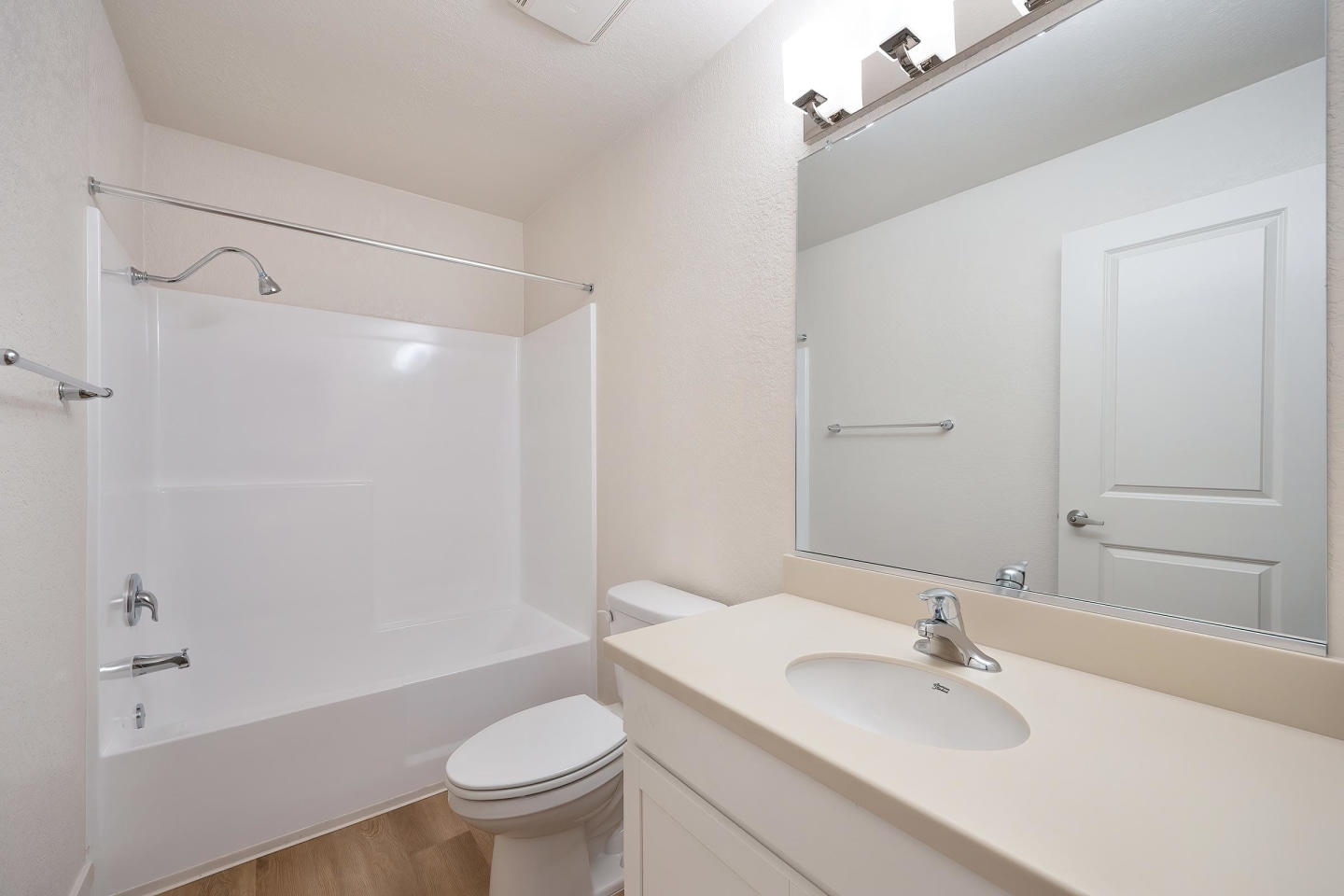 Brentwood Apartments Image 7