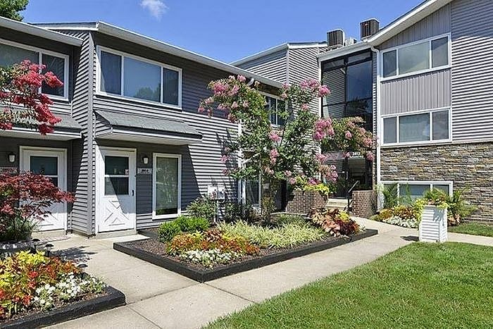 Beacon Pointe Apartments & Townhomes Image 22