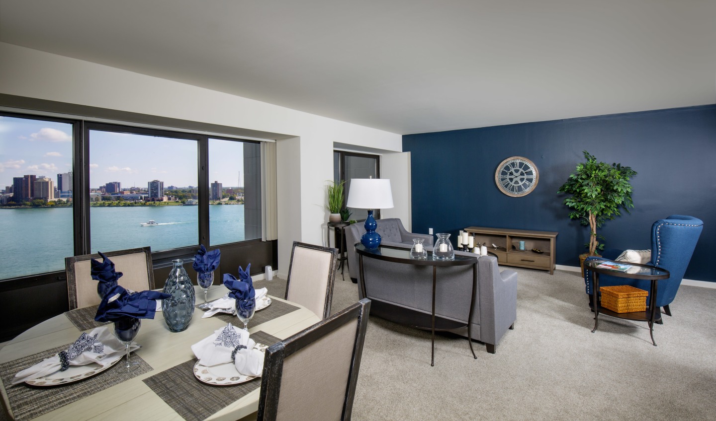 Riverfront Towers Image 6