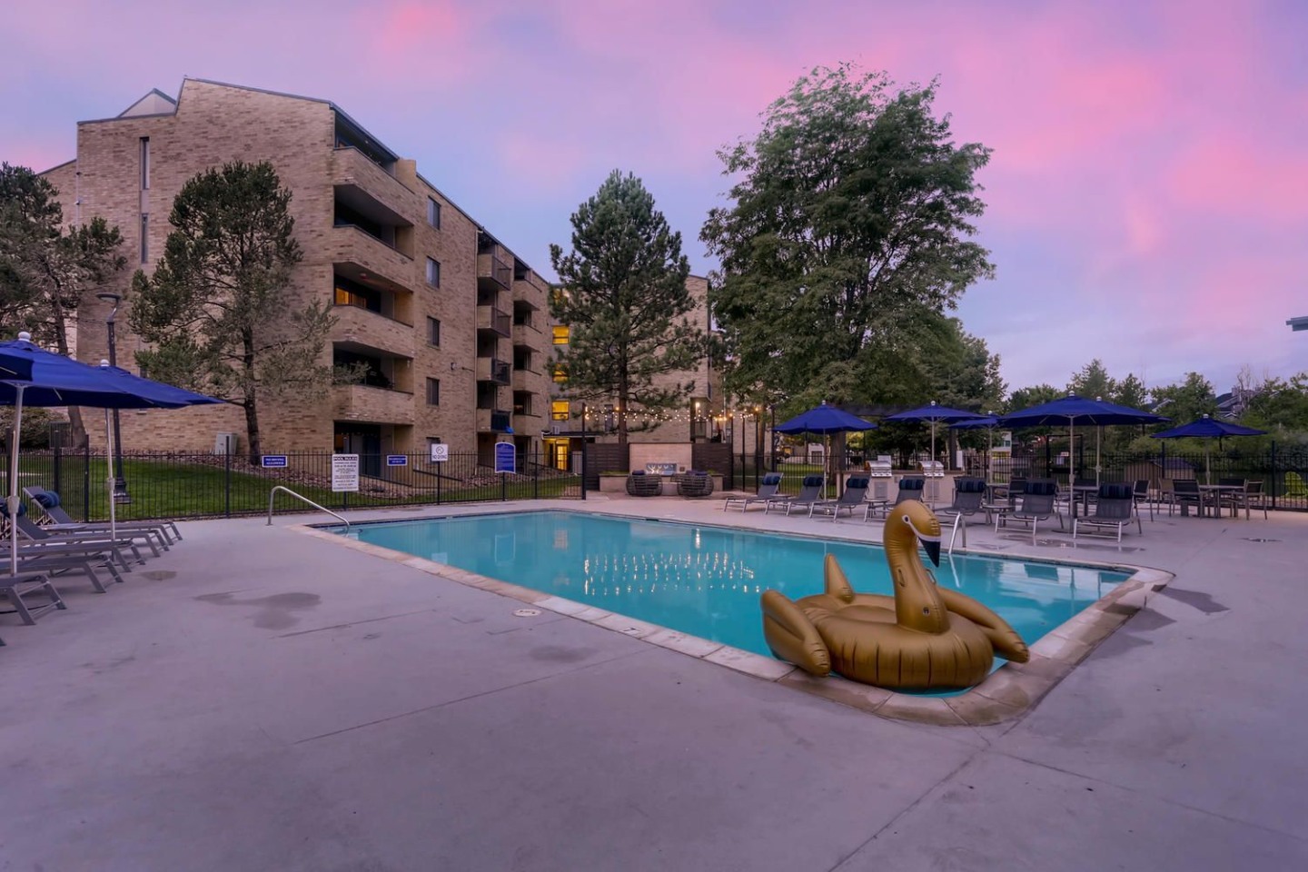 Lakeview Towers at Belmar Image 16