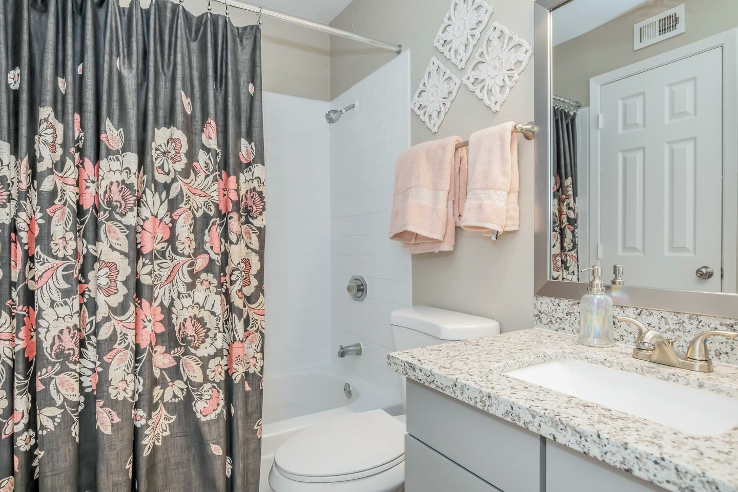 Del Lago Apartments Image 15