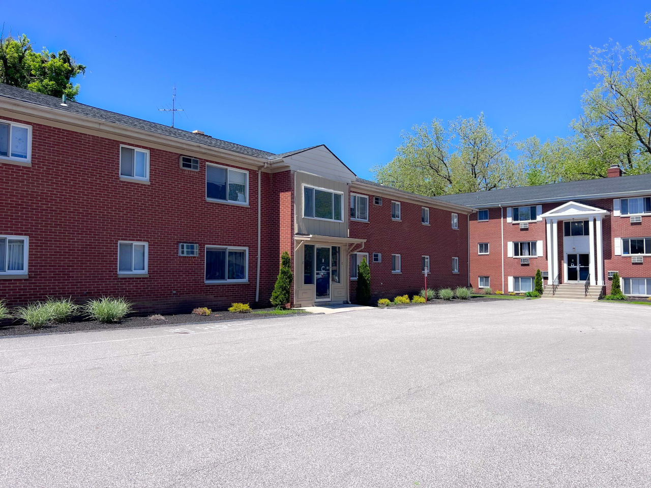 Hallwood Manor Apartments Image 10