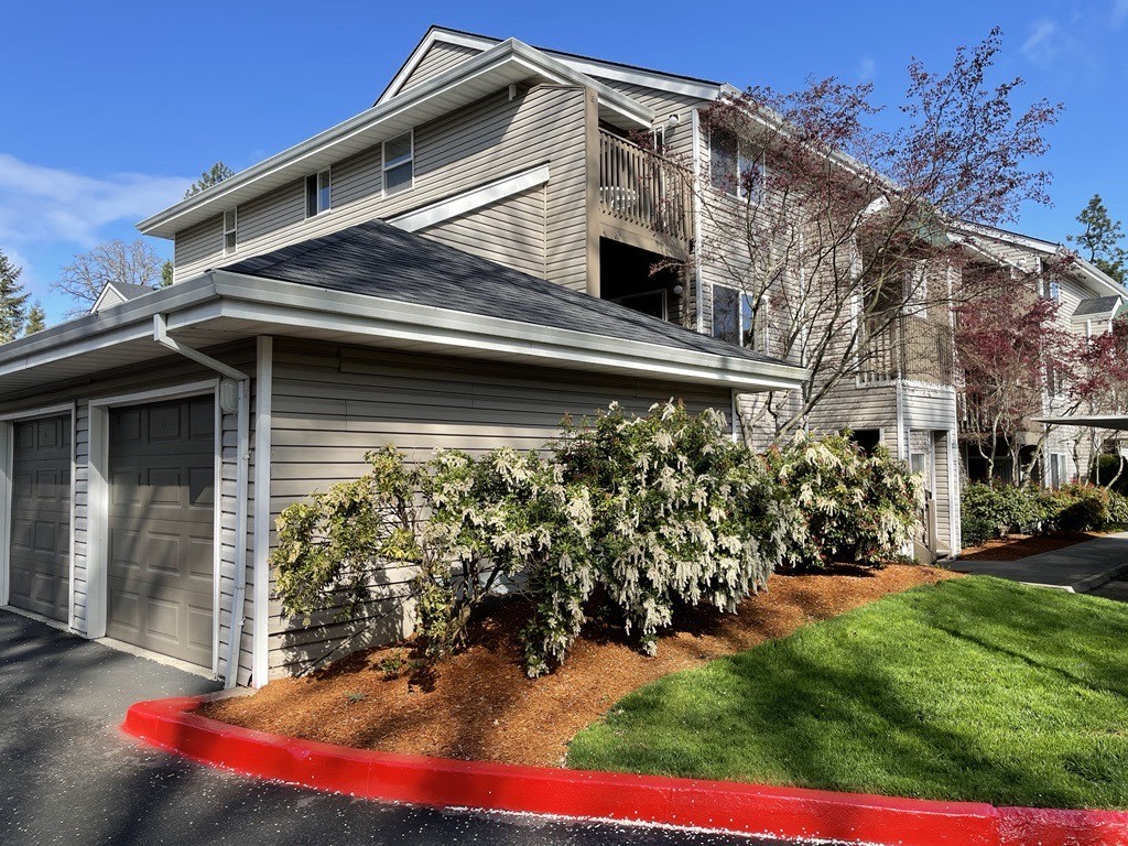 Cascade Woods Apartments Image 2