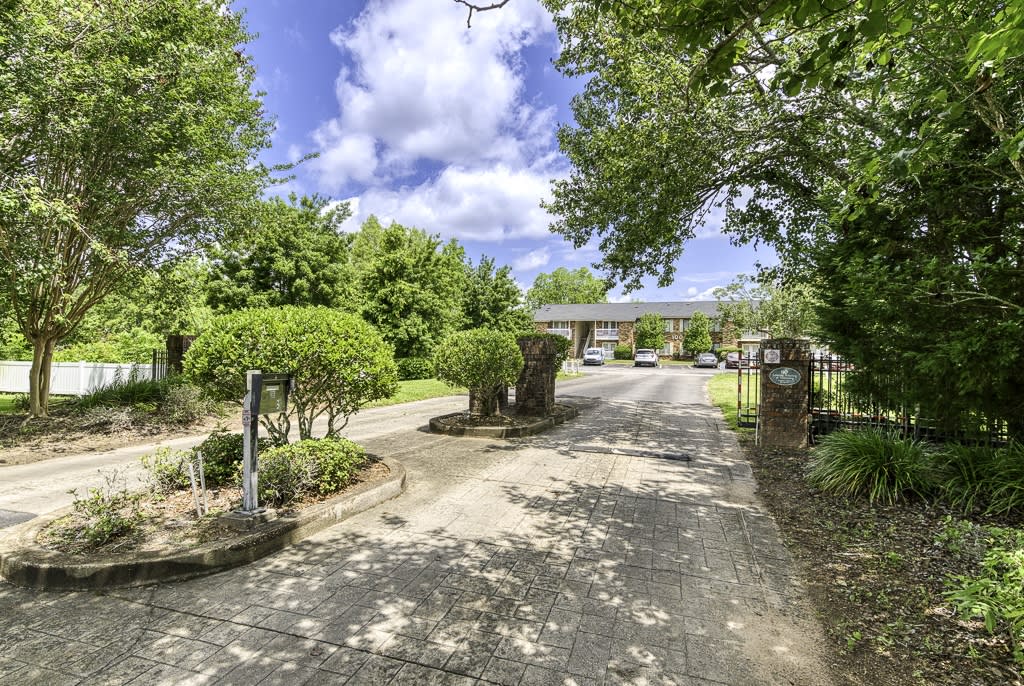 Briarwood Condominiums Image 5