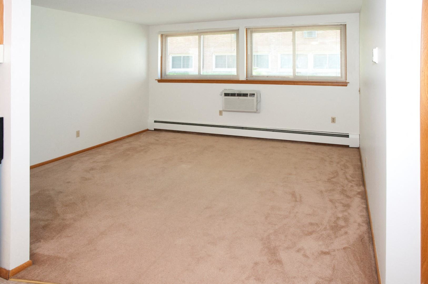 Plaza Apartments Image 4