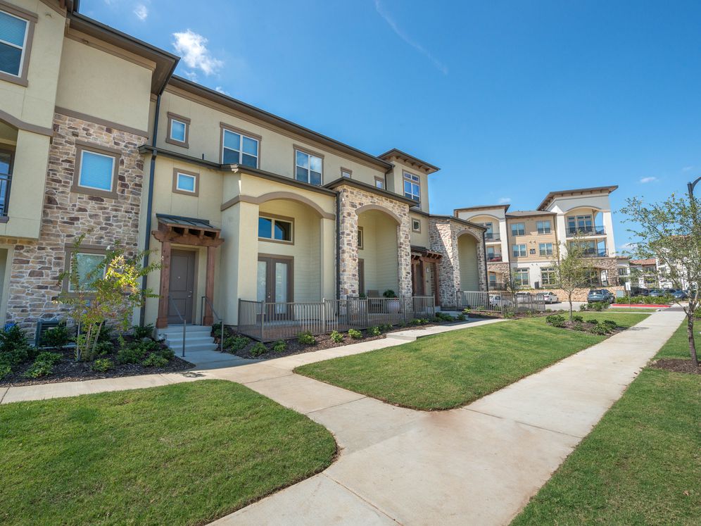 Avalon Lakeside Image 42
