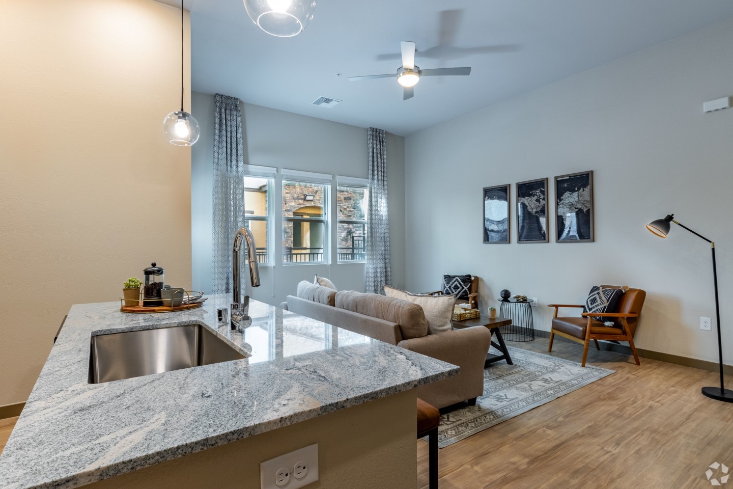 Brownstone Apartments Image 7